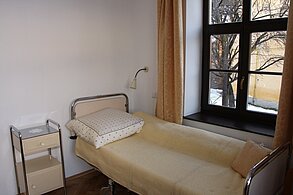 Zimmer mit Pflegebett