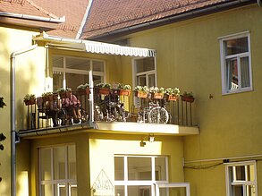 Balkon mit Blumen